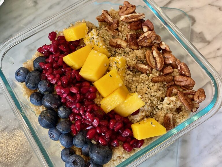 Berry Mango Quinoa Breakfast Porridge